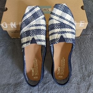 Toms Shoes